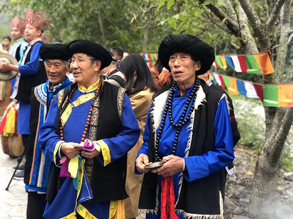 农历八月过新年 尔苏藏族欢度环山鸡节_fororder_尔苏藏族人换上盛装迎接环山鸡节-供图-石棉县委宣传部