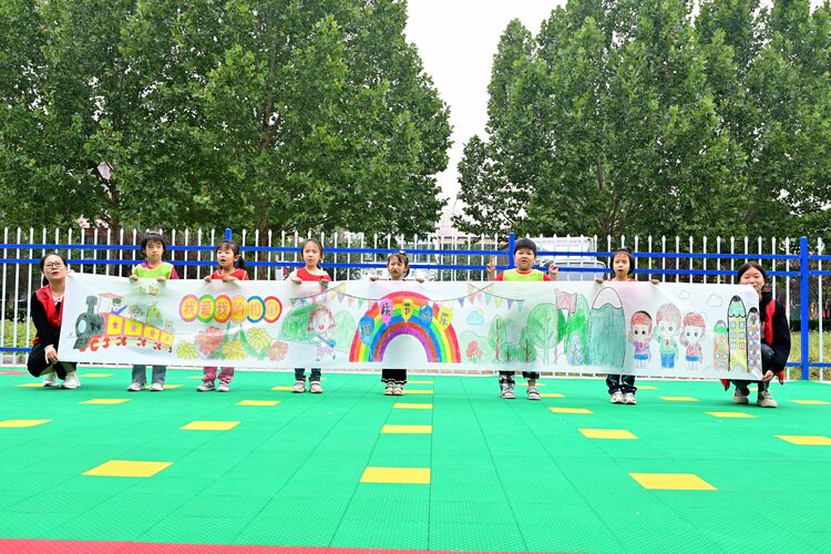 邢台柏乡: 多彩活动迎国庆_fororder_cce56b98671791625145ef30a56d70d