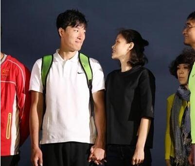 吴莎痛斥劈腿声明 刘翔不可能无视不实新闻伤害家人