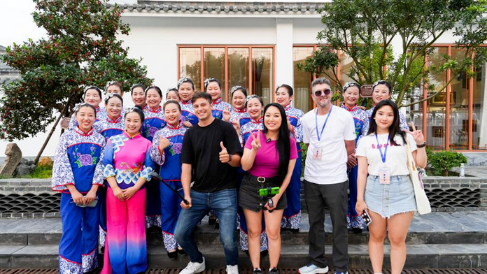 【2023打卡中国】中外网红博主初探安徽：期待能更多地了解合肥（视频）_fororder_rBABCWU6fgWAZVSqAAAAAAAAAAA047.924x616.750x500