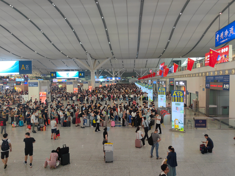 铁路双节超级黄金周运输启动深圳北站10月1日或将迎来客流最高峰