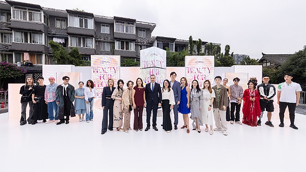 欧莱雅中国“美·万象人间”主题展在成都启幕_fororder_未标题-1