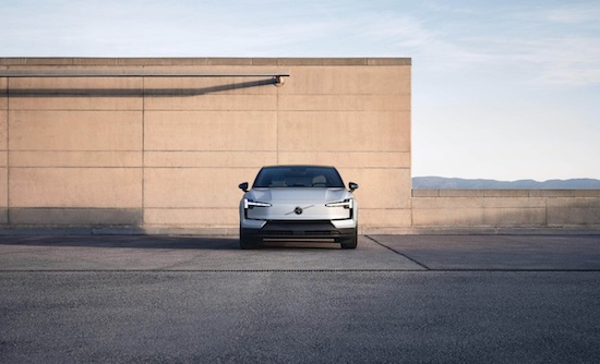 与SMART精灵同平台打造 详解沃尔沃首款全新纯电小型SUV-EX30_fororder_image001