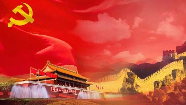 伟大事业需要主心骨和顶梁柱,而事实证明只有中国共产党能够担此大任