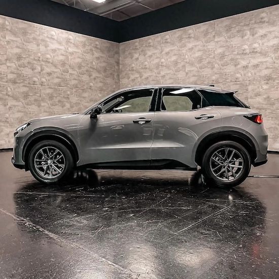 精致、动感、豪华 全新雷克萨斯LBX亮相_fororder_image002