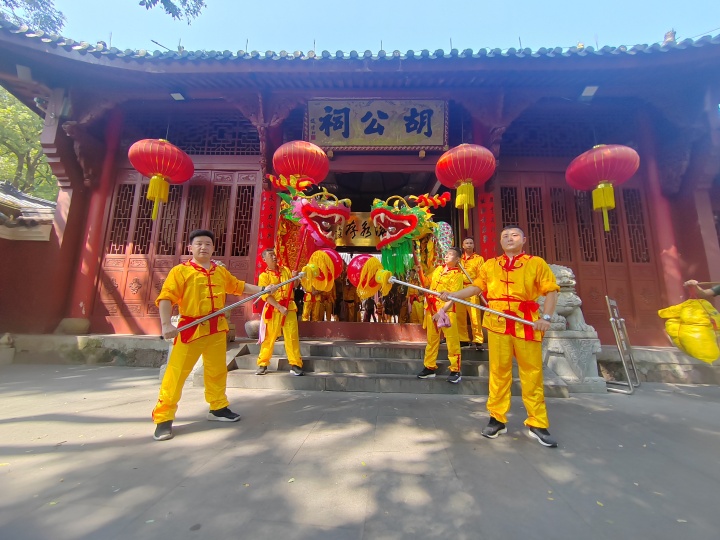 打罗汉、胡公迎案、舞龙 永康方岩民俗活动好热闹_fororder_1696157012120_65194d54ce023a0001cdde3d