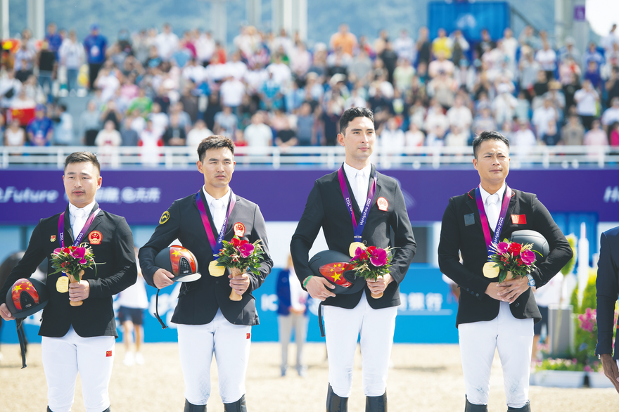 Chinese Equestrian Team Sets Its Record at Asian Games_fororder_桐庐