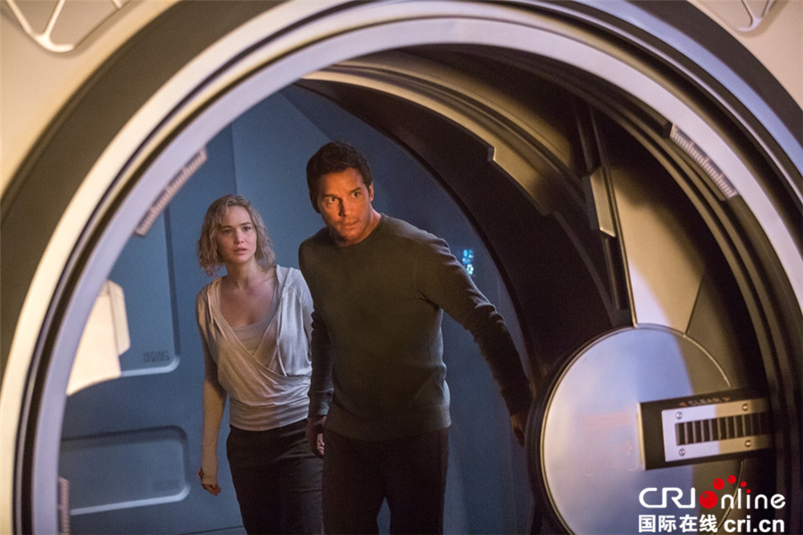 《太空旅客》全球同步首发预告 深空恋情遭遇险象环生