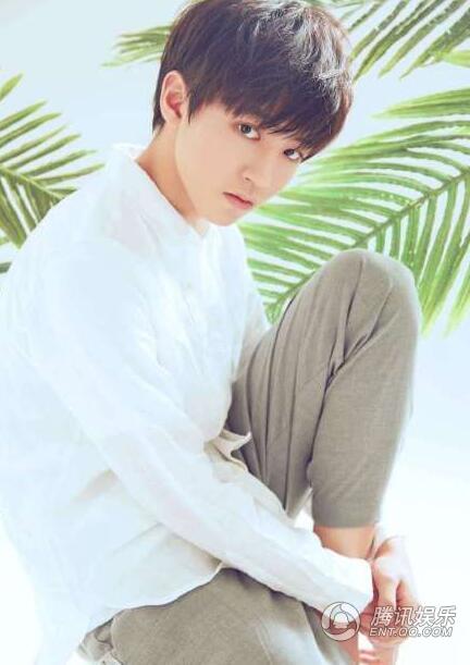 翩翩少年王俊凯 17岁生日快乐！_娱乐_腾讯网