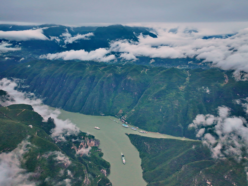 云雾缭绕三峡美