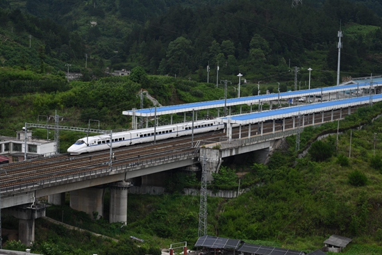（原創）貴廣高鐵10月11日起最高時速按300公里運營_fororder_曾