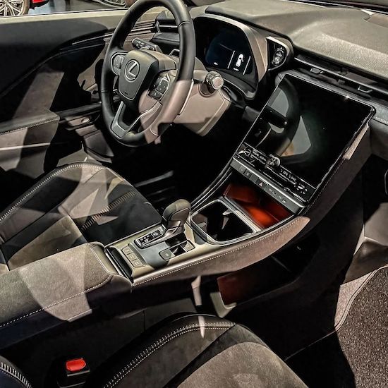 精致、动感、豪华 全新雷克萨斯LBX亮相_fororder_image004