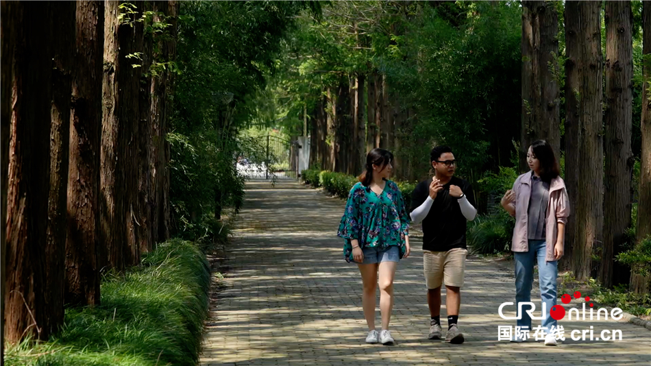 【听见中国・苏州】智慧“桃花源”_fororder___172.100.100.3_temp_2_1_2_1_1_af49be3e-0696-4ac4-bd24-965e0178a6cd