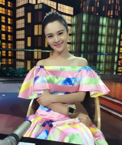 还记得《甄嬛传》里的曹贵人？现在也是蛇精脸_娱乐_腾讯网