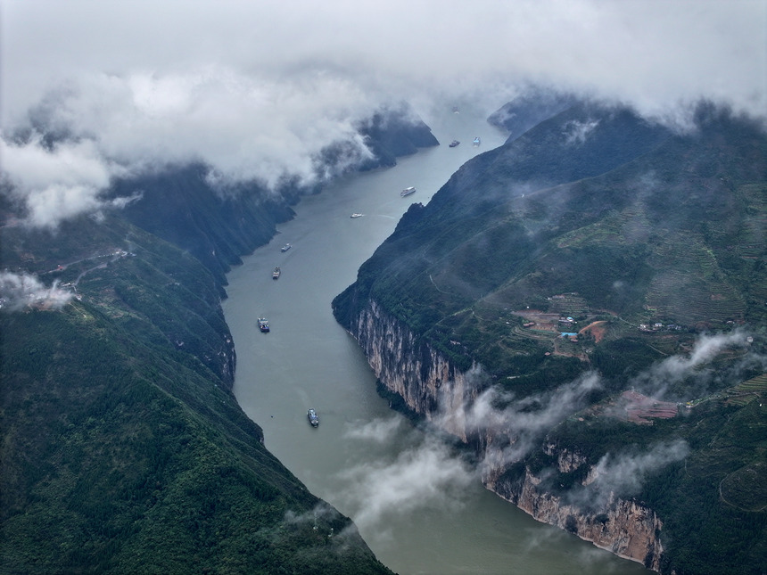 云雾缭绕三峡美