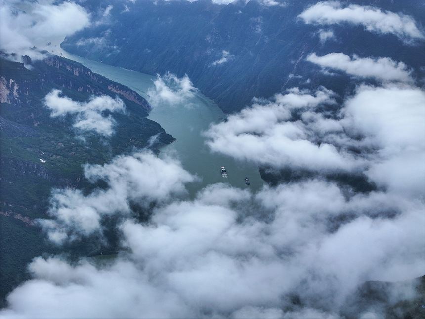 云雾缭绕三峡美