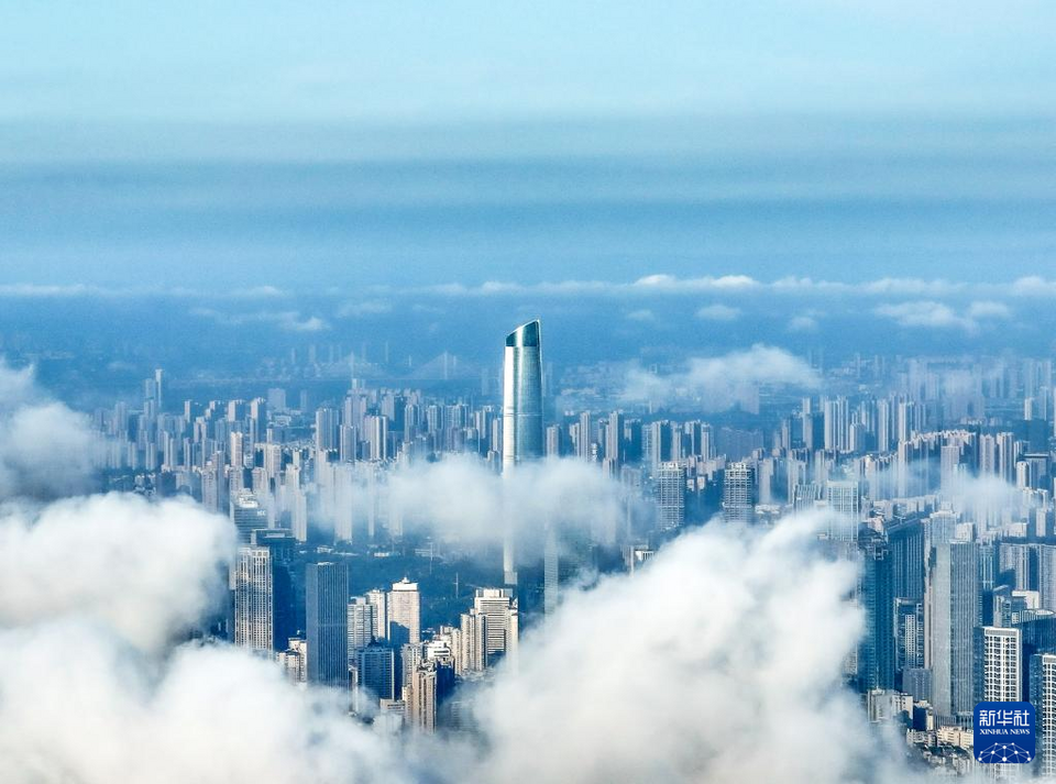 湖北武汉：秋日云雾美景