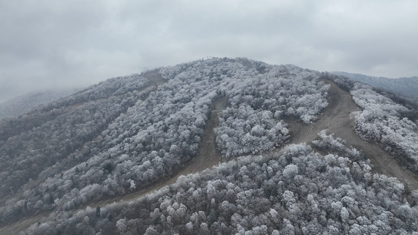 吉林北大湖迎来2023年首场高山雾凇