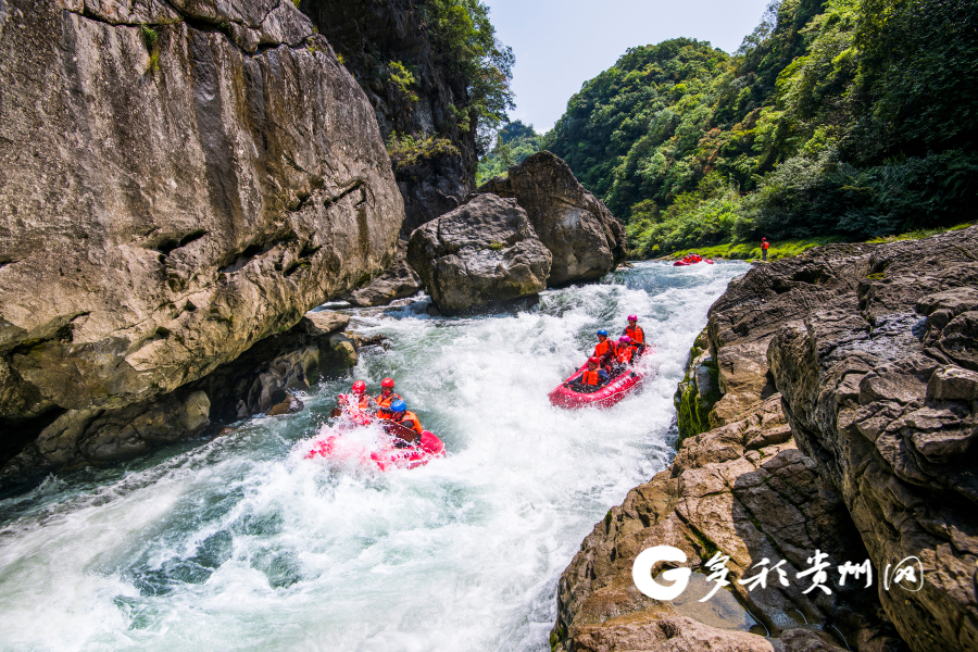 “探”荔波水春河峡谷 高山深谷中的激情与惬意