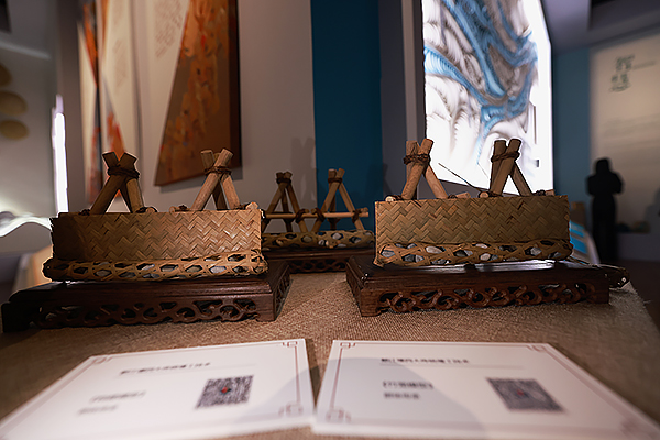 （首次 附链接）都江堰四大传统堰工技术亮相第八届中国成都国际非遗节_fororder_都江堰四大传统堰工技术首次参加中国成都国际非遗节-供图-四川省都江堰水利发展中心-