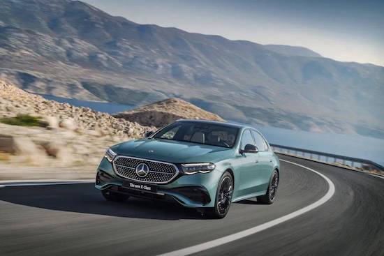 全新奔驰E级标准轴距版中国香港首发_fororder_image018