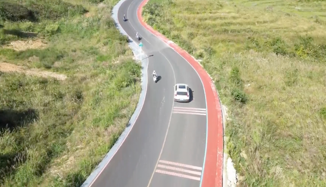 秋日“多巴胺” 催热爽爽贵阳“色彩经济”