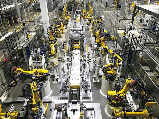 赛力斯汽车投资10亿保问界新M7交付 余承东现身工厂_fororder_image002