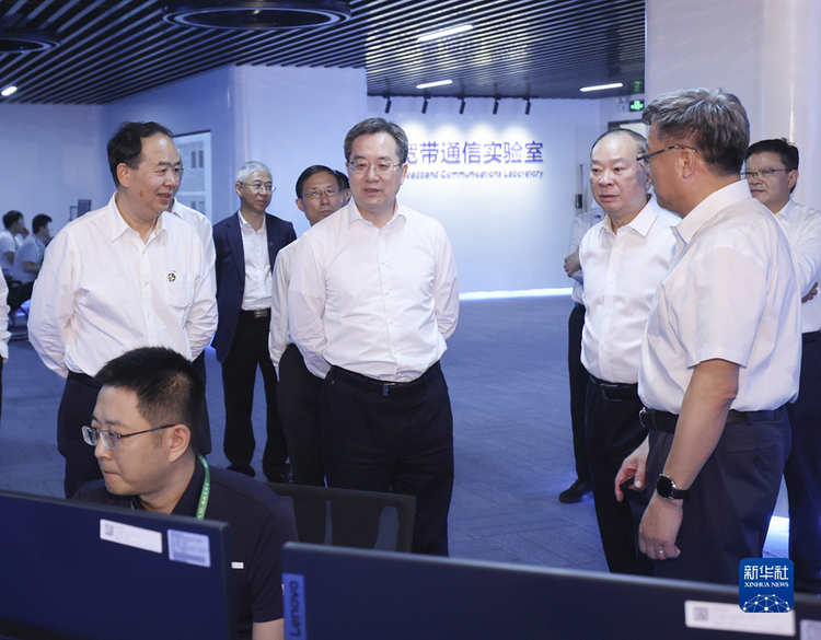 丁薛祥在广东深圳调研时强调深入实施创新驱动发展战略塑造高质量发展