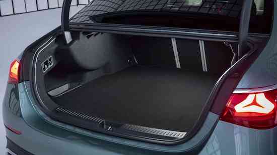 全新奔驰E级标准轴距版中国香港首发_fororder_image014