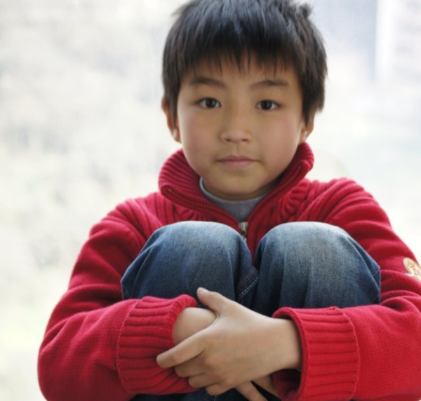 王俊凯17岁生日会 海量童年照尽显呆萌