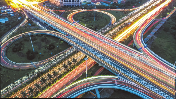 海口立交光影交错