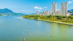 重慶開州： 碧水藍天 搖槳遊湖