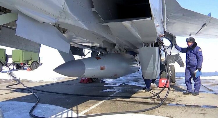 俄军米格-31K战机升空 可携“匕首”乌克兰全境拉响警报