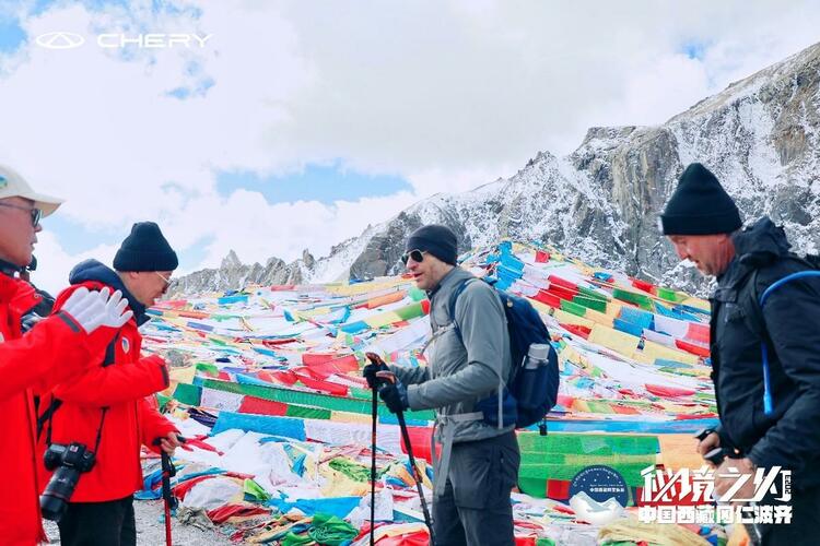 【汽车频道 资讯】奇瑞SUV家族闪耀雪域高原 护航冈仁波齐世界旅行者大会暨环保公益行圆满收官