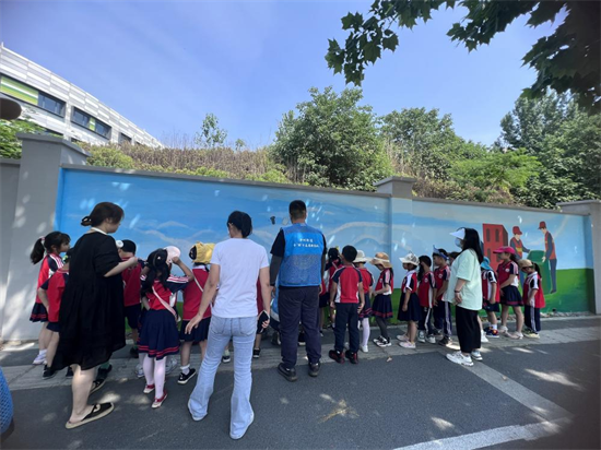 南京建邺沙洲街道发挥物业主体作用多元发力推进垃圾分类_fororder_图片 1