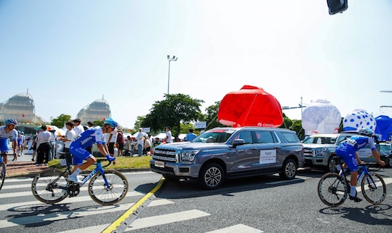 新哈弗H5成为环广西公路自行车世巡赛唯一官方保障车_fororder_image003