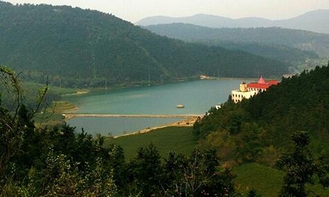 金三银四旅游季，举家旅游就选嬉戏谷