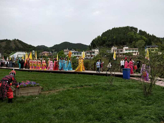 绵阳市“综改区”三年见成效 举办首届乡村旅游节暨牡丹文化节 绵阳市“综改区”三年见成效 举办首届乡村旅游节暨牡丹文化节