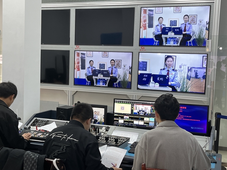 (供稿)貴州畢節稅務:可視答疑“屏對屏”熱點解答面對面_fororder_朱泫粼 黃孟豪