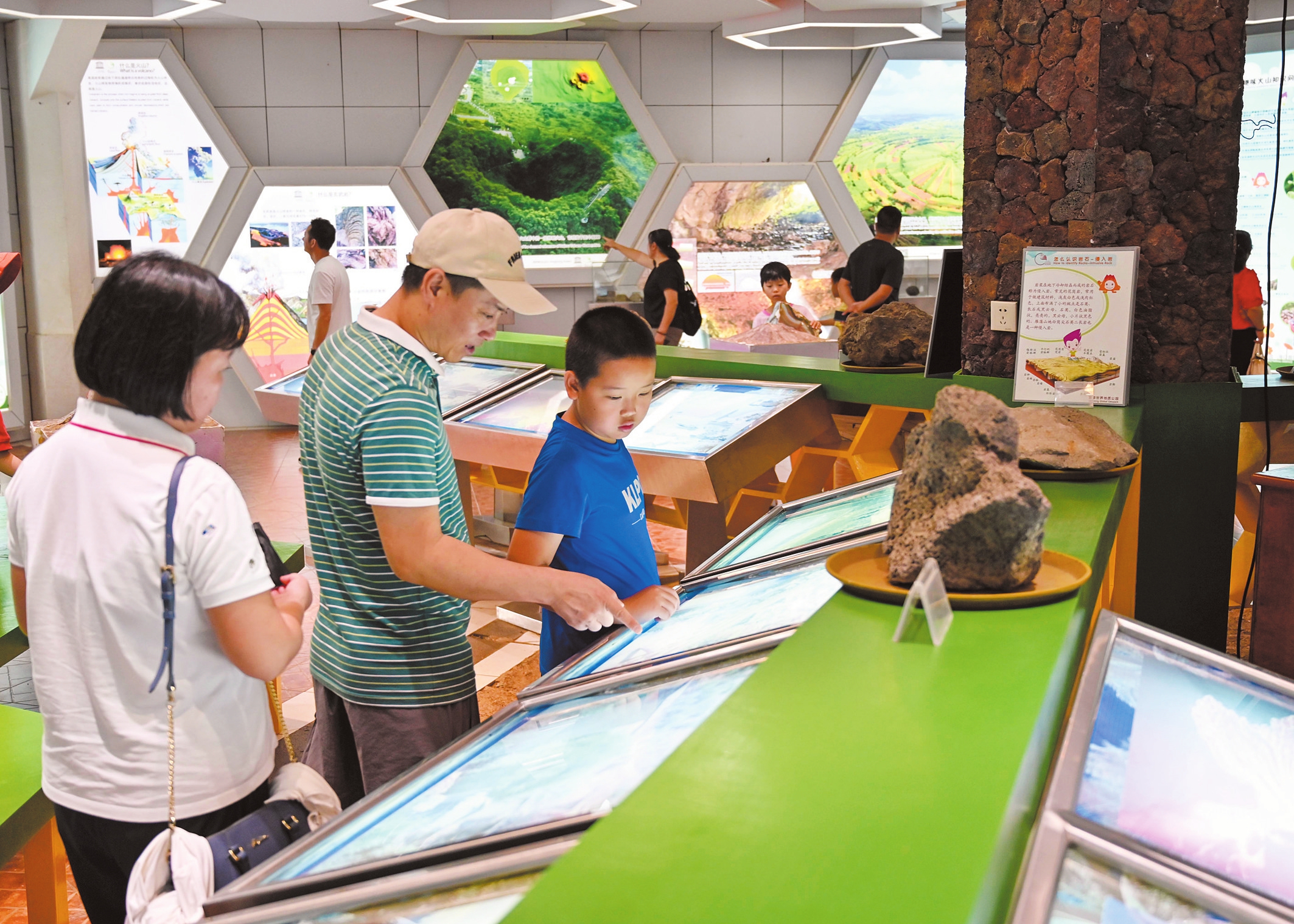 海口旅遊市場持續火熱 花樣迭出熱力足 黃金周變“黃金季”_fororder_33