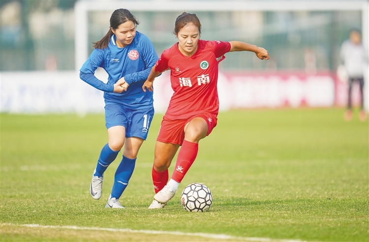海南琼中女足以不败战绩问鼎女甲联赛