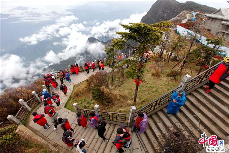 去峨眉，感受独一无二且极具禅意魅力的春天