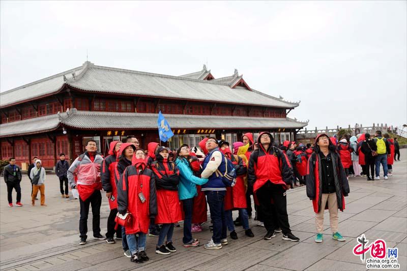 去峨眉，感受独一无二且极具禅意魅力的春天