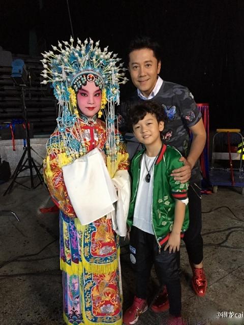 蔡国庆7岁儿子真容曝光 清秀可爱长相随爹_娱乐_腾讯网