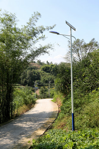 （轉載）200盞路燈照亮鄉村“幸福路”_fororder_1697619248269