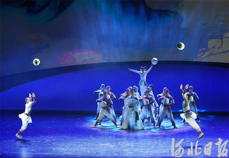 吴桥杂技节B场演出精彩纷呈