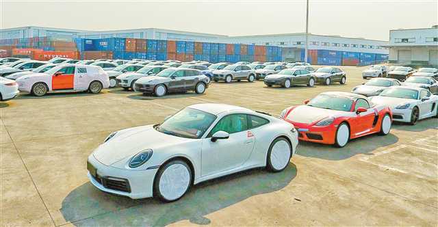 加速与国际接轨 重庆人方便快捷“买全球”“卖全球”