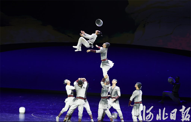 吴桥杂技节B场演出精彩纷呈