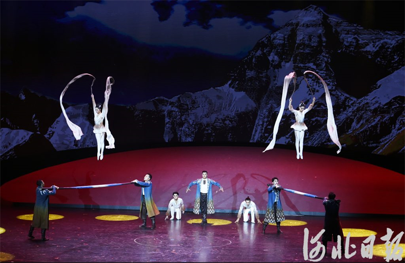 吴桥杂技节B场演出精彩纷呈