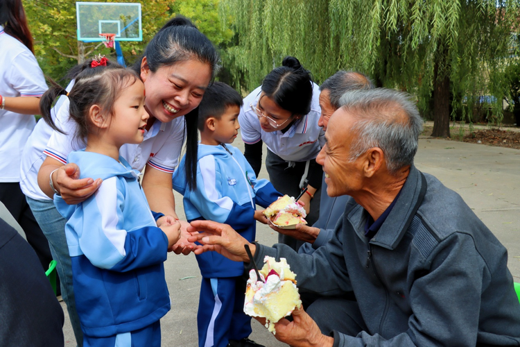 河北东光：志愿服务情暖重阳_fororder_图片2
